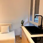 Apartment Noon