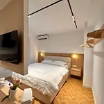 Noon Apartment *